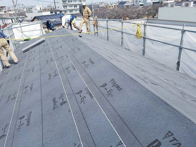 施工中の防水シート